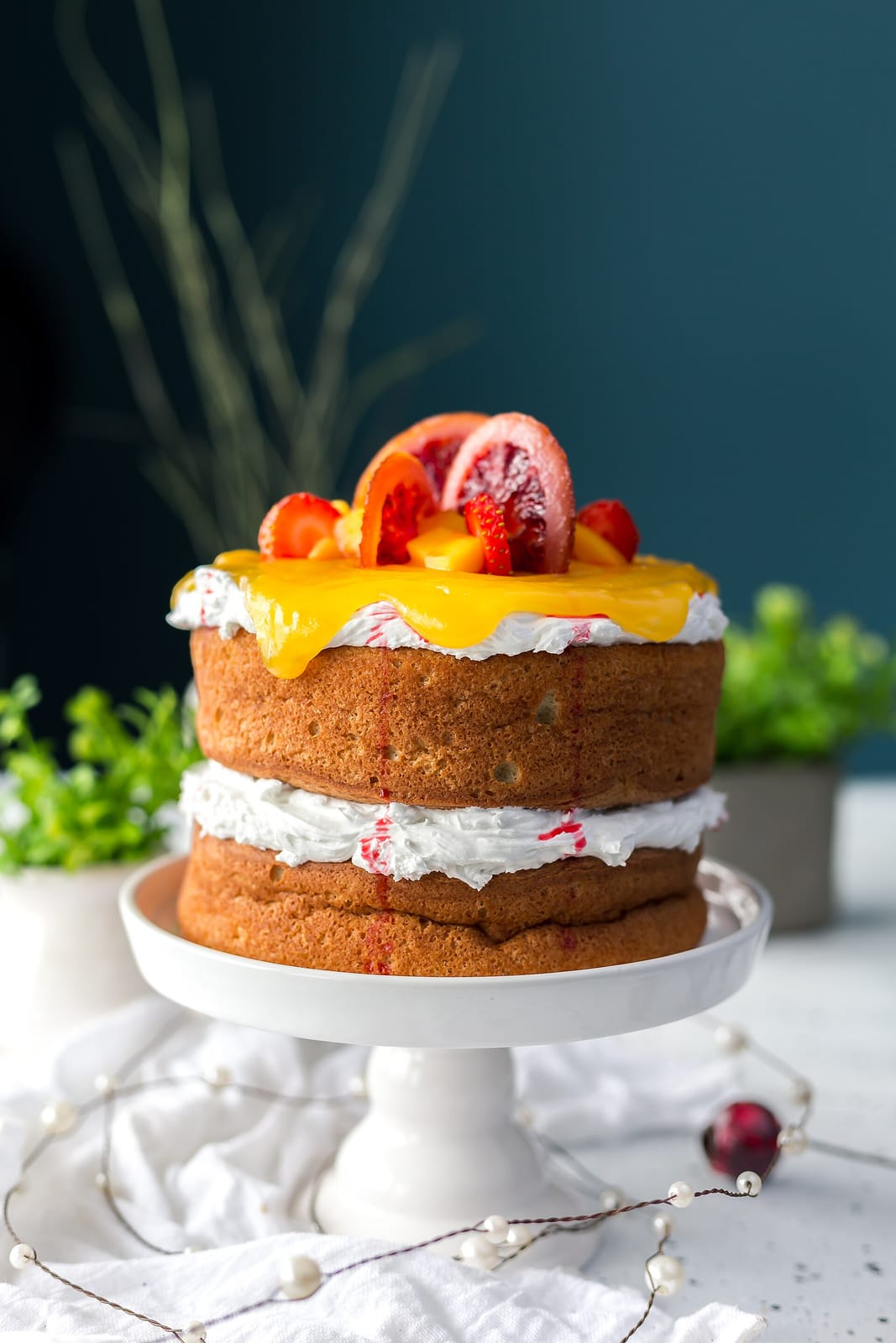 Choosing your wedding cake: a timeline
